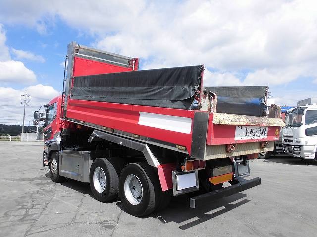 UDトラックス　クオンダンプカー　DYNAPAC  SD2500CS  2セット Specs | UD Trucks