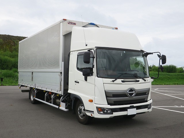 日野レンジャー 中型アルミウィング