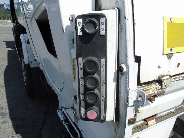中古トラック いすゞパッカー車(塵芥車) #13