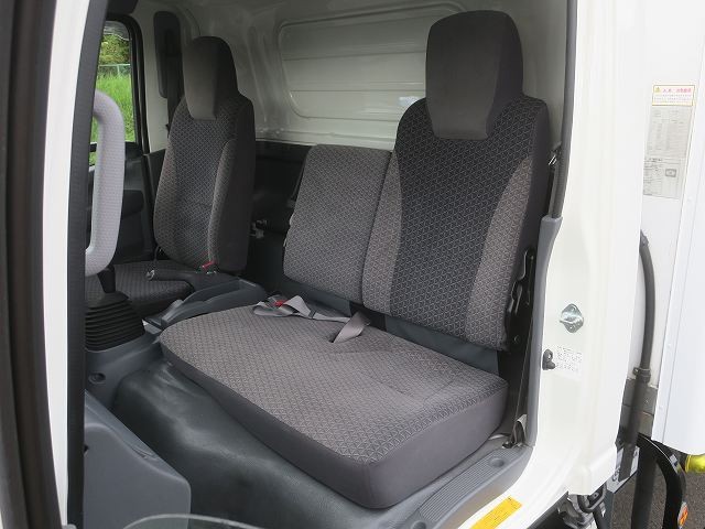 中古トラック いすゞ冷凍バン #23