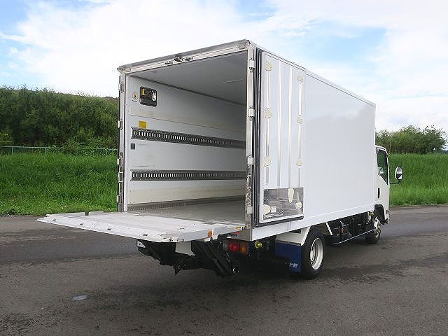 中古トラック いすゞ冷凍バン #8