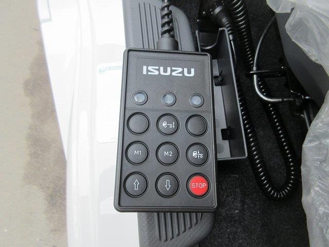 中古トラック いすゞ冷凍バン #7