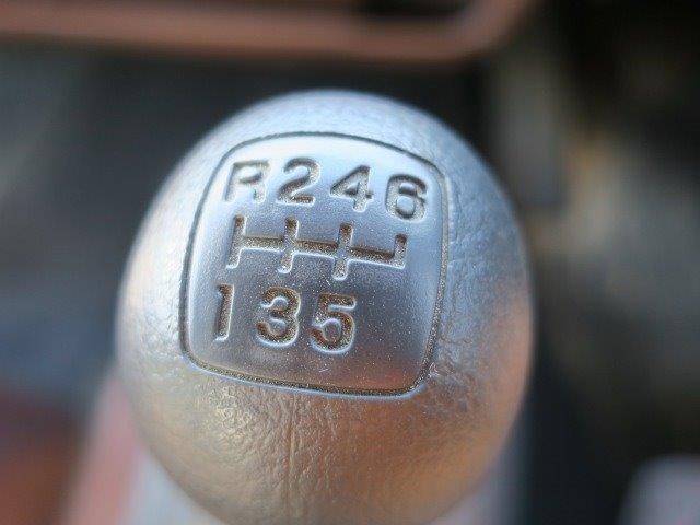 中古トラック 日野クレーン付き平ボディ #18