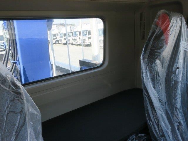中古トラック 日野クレーン付き平ボディ #23