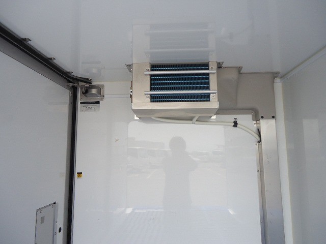 中古トラック ダイハツ冷凍バン #8