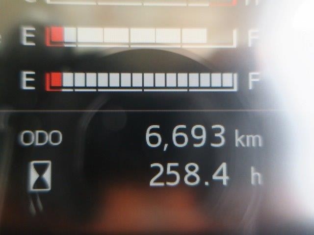 中古トラック 日野クレーン付き平ボディ #18