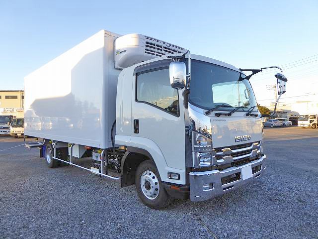 中古トラック いすゞ冷凍バン #2