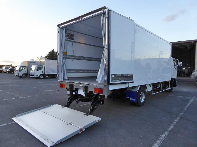 中古トラック いすゞ冷凍バン #7