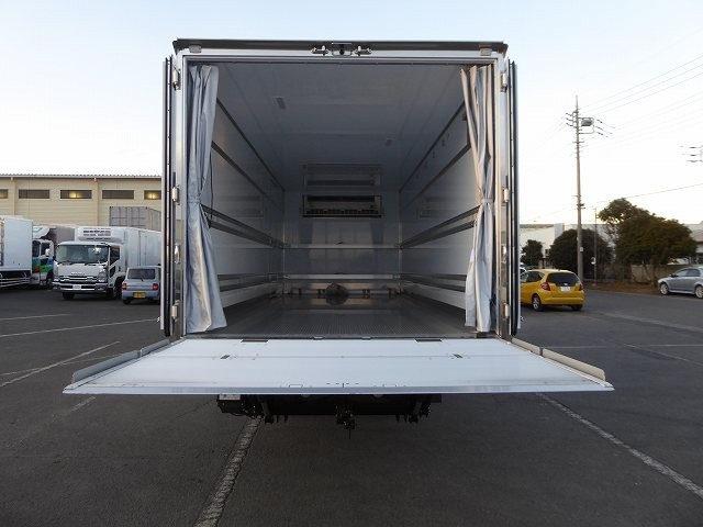 中古トラック いすゞ冷凍バン #8