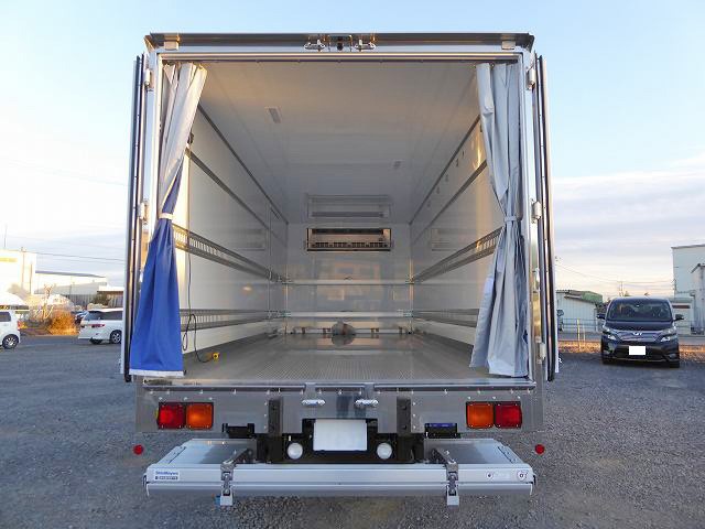 中古トラック いすゞ冷凍バン #9