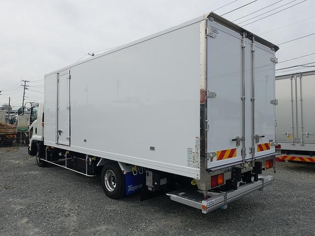 中古トラック いすゞ冷凍バン ＃4