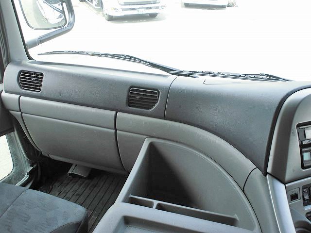 中古トラック UDトラックスアルミウィング #18