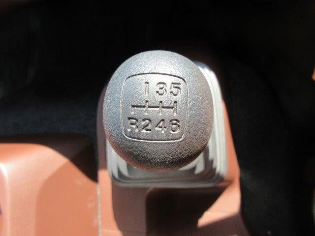 日野中型冷凍バン
