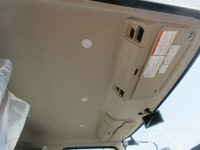 日野中型冷凍バン