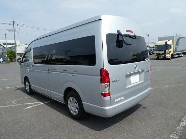 トヨタ　ハイエースワゴン　グランドキャビン