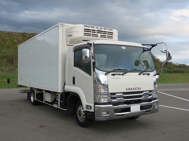 中古トラック いすゞ冷凍バン #2