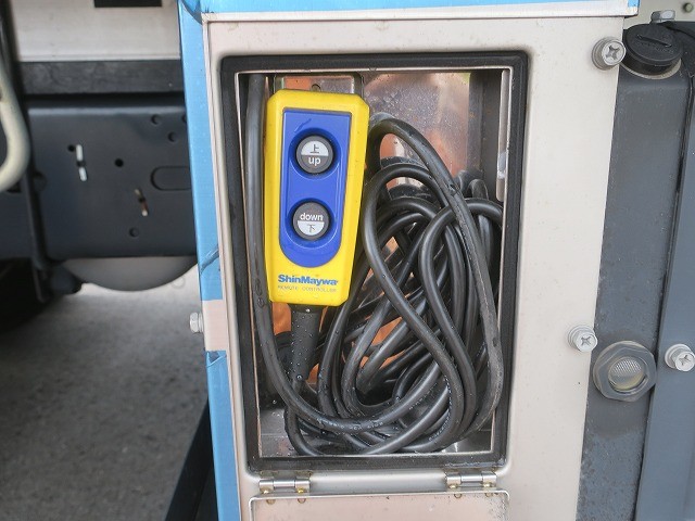 中古トラック いすゞ冷凍バン #12