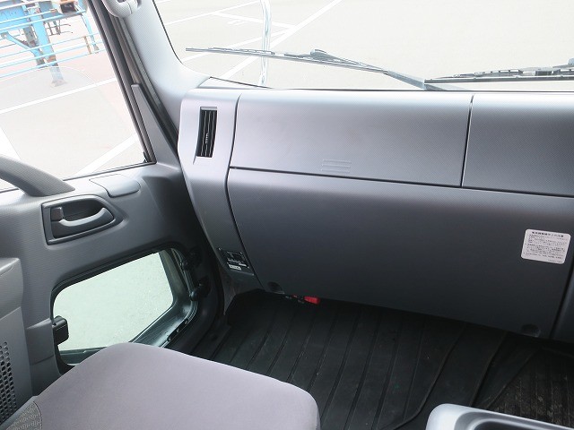 中古トラック いすゞ冷凍バン #15