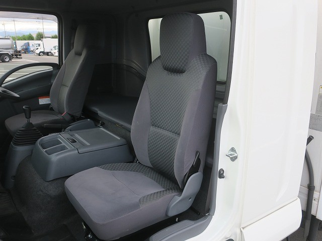 中古トラック いすゞ冷凍バン #22