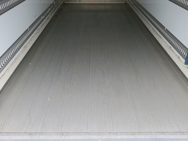 中古トラック いすゞ冷凍バン #6