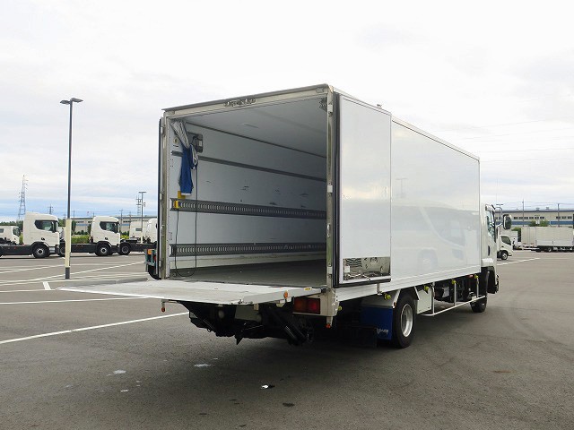 中古トラック いすゞ冷凍バン #9