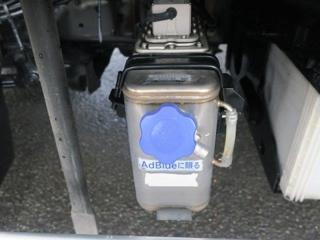 中古トラック UDトラックス冷凍バン ＃12