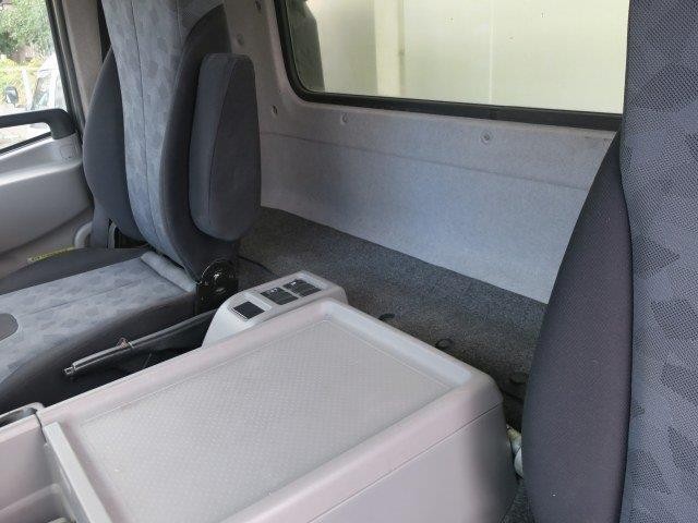 中古トラック UDトラックス冷凍バン #23