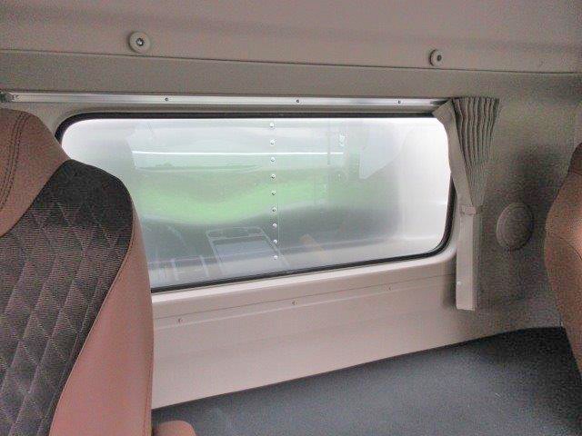 日野中型アルミバン