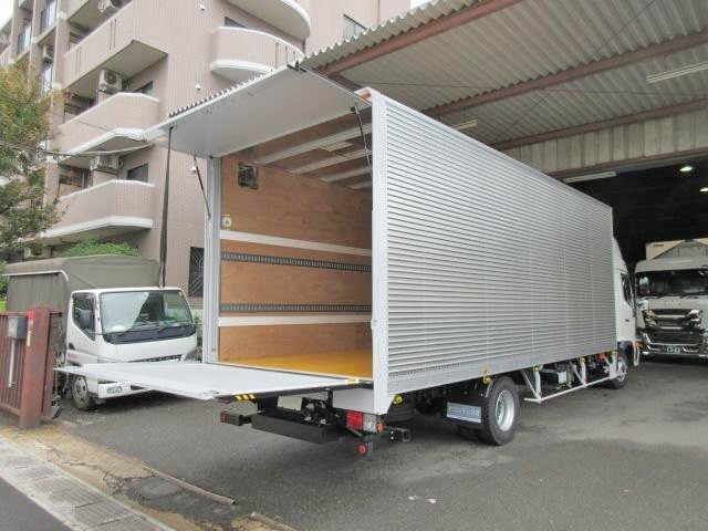 日野中型アルミバン