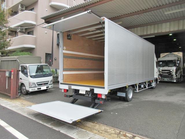 日野中型アルミバン