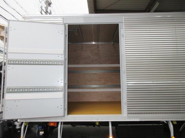 日野中型アルミバン