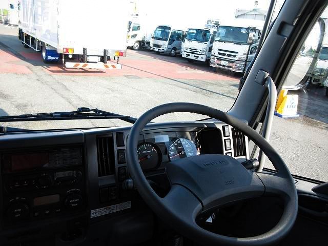 中古トラック いすゞ冷凍バン #17