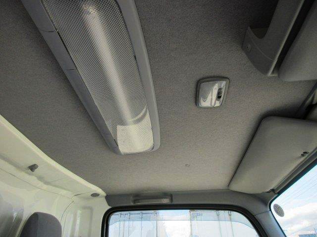 中古トラック いすゞ冷凍バン #24