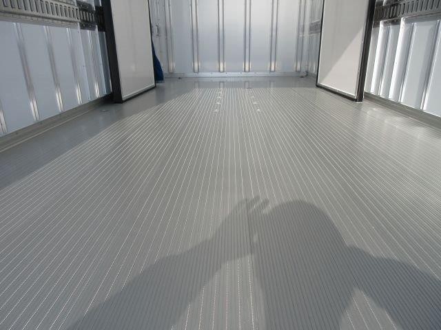 中古トラック いすゞ冷凍バン #8