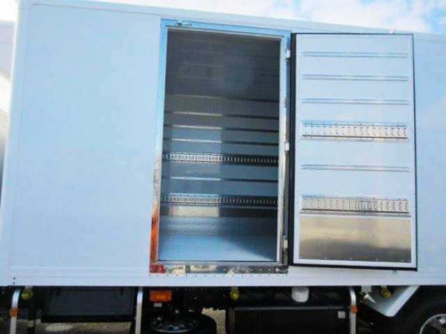 中古トラック いすゞ冷凍バン格納PG付 #9