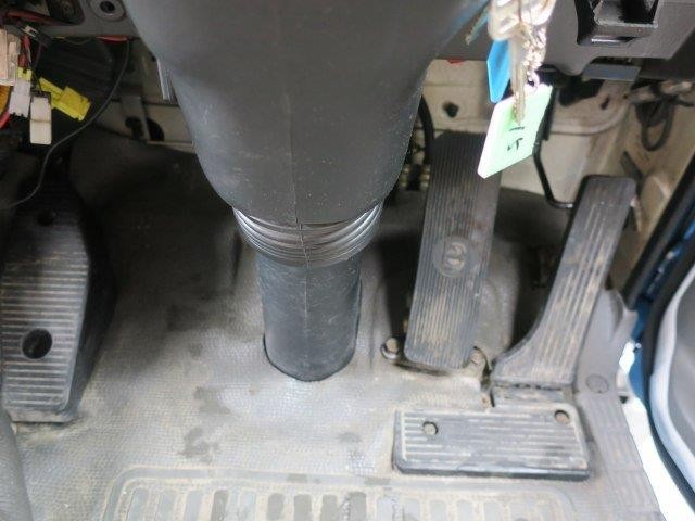 いすゞフォワード  中型パッカー車