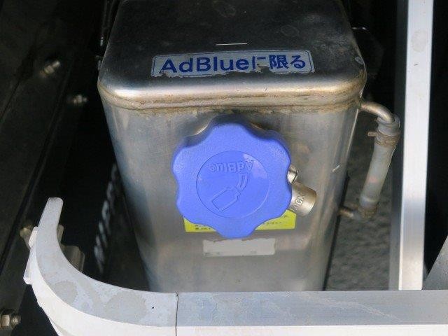 UDトラックス クオン 大型アルミウィング