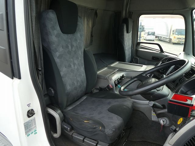 中古トラック UDトラックストラクタヘッド ＃12