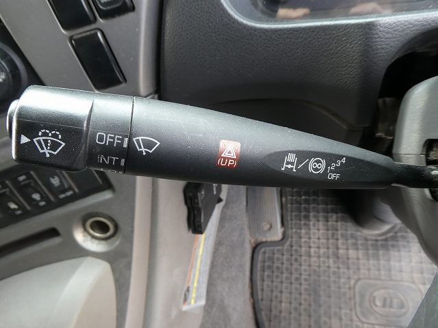 中古トラック UDトラックストラクタヘッド ＃18