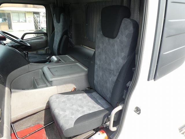 中古トラック UDトラックストラクタヘッド ＃21