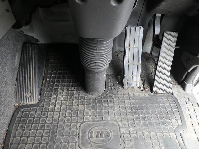 中古トラック UDトラックストラクタヘッド ＃24