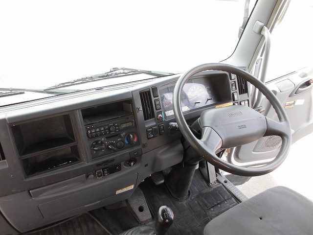 いすゞフォワード中型平ボディクレーン付
