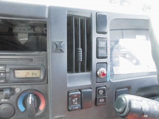 いすゞフォワード中型平ボディクレーン付
