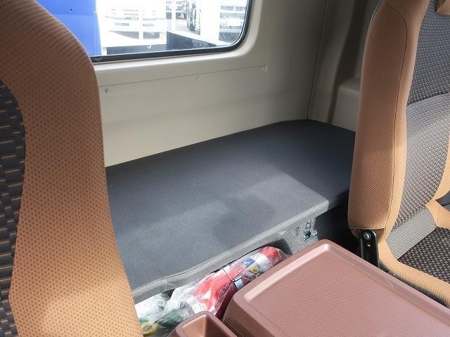 中古トラック 日野クレーン付平ボディ #23