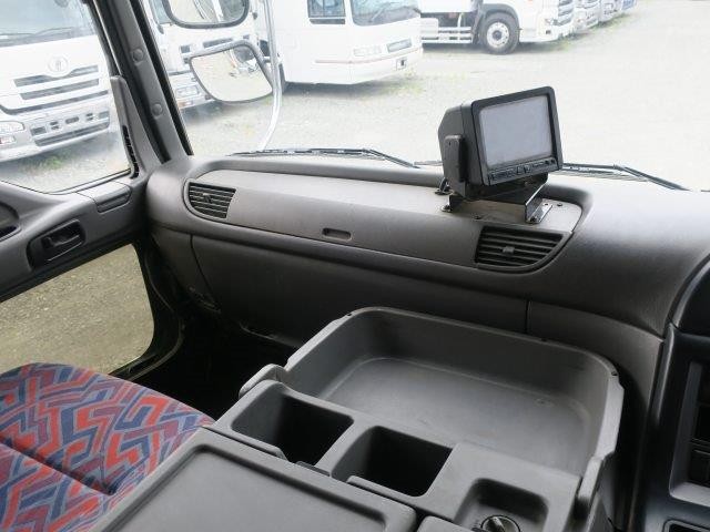 いすゞギガ 粉粒運搬車