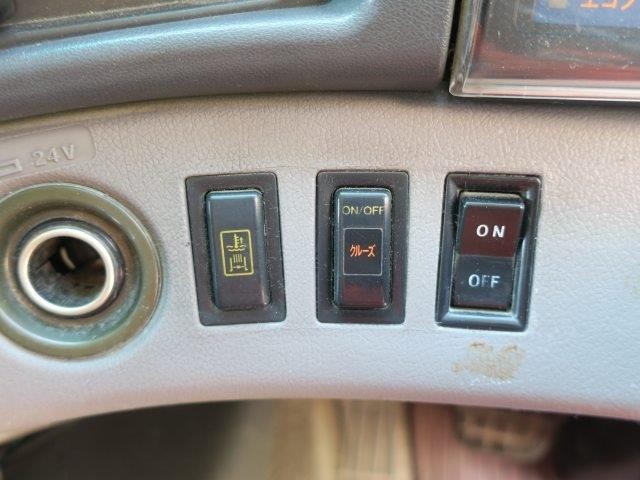 日野大型粉粒体運搬車