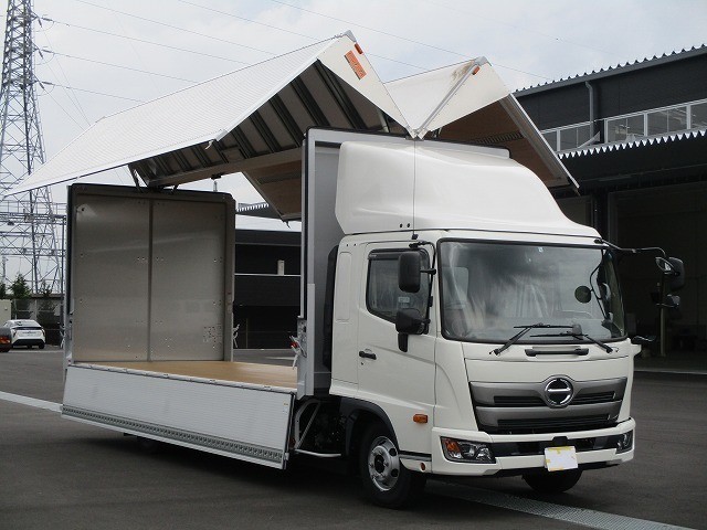 日野中型アルミウィング