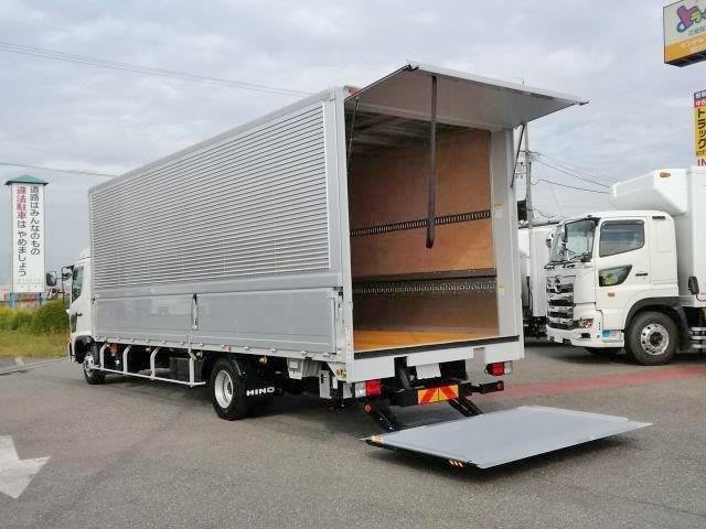 日野新型レンジャー 中型アルミウィング 