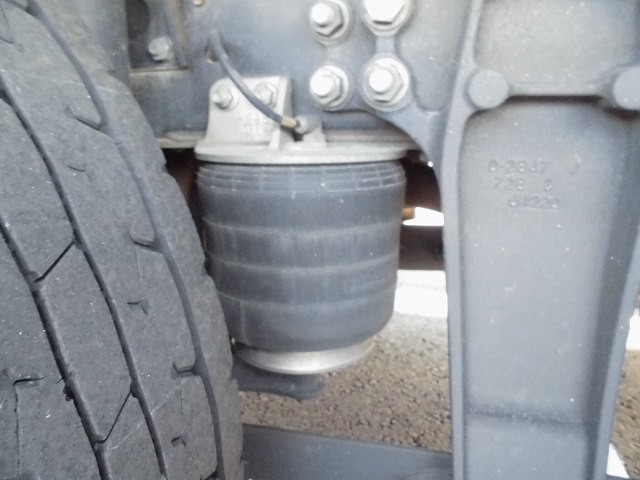 中古トラック いすゞ冷凍バン #11