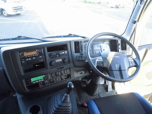 中古トラック いすゞ冷凍バン #15